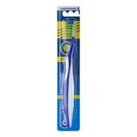 oral-b-brosse-a-dents-pro-expert-anti-bacterial-souple-medium