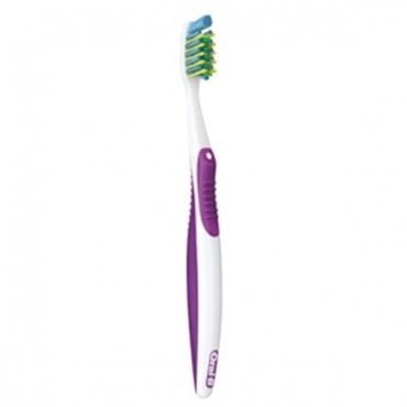 oral-b-brosse-pro-expert-3d-clean-souple-medium